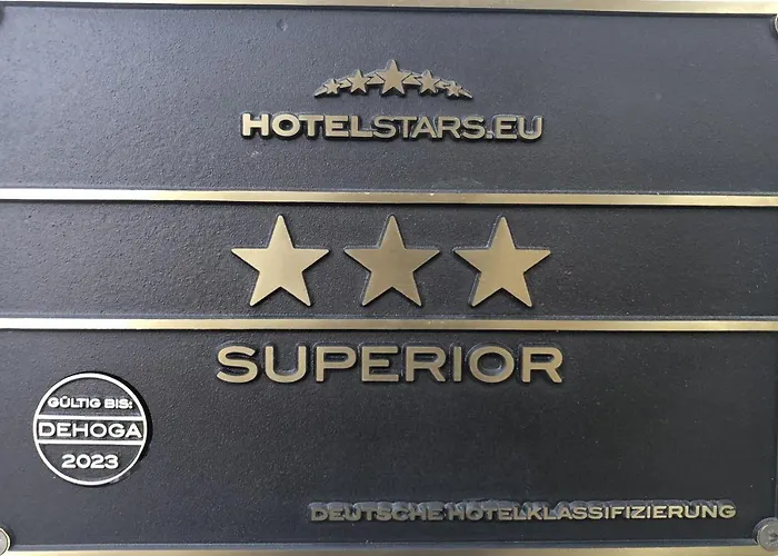Hotel Naam & Frankfurt City-messe Airport 3*